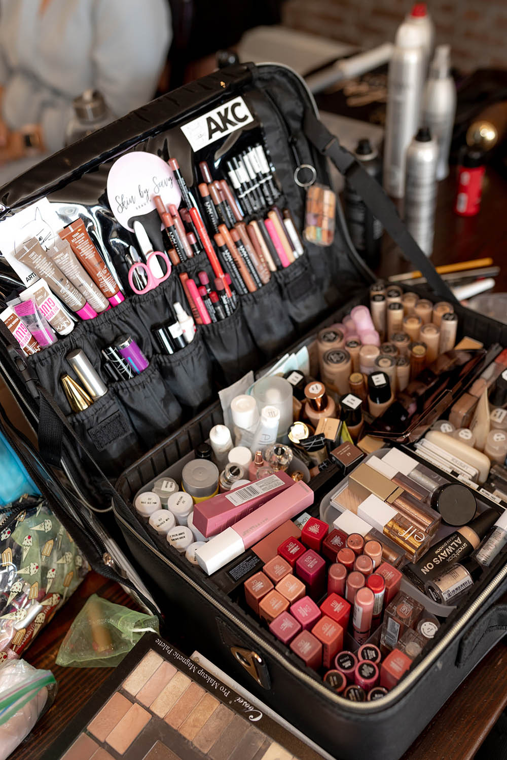 How Bridal hair and makeup DFW Enhances Your Wedding Day Look