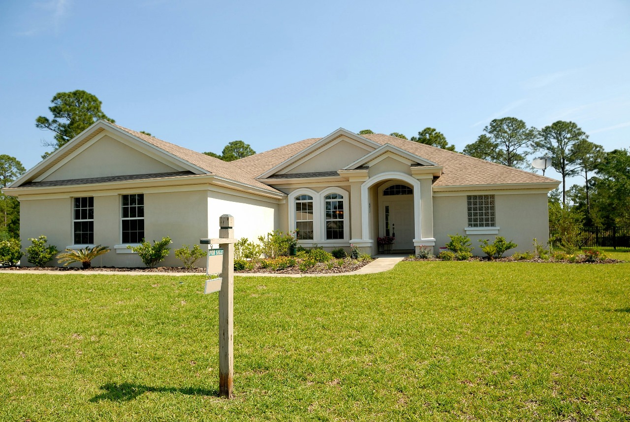 Discover family-friendly communities featuring Gulf Breeze FL homes for sale near the water.