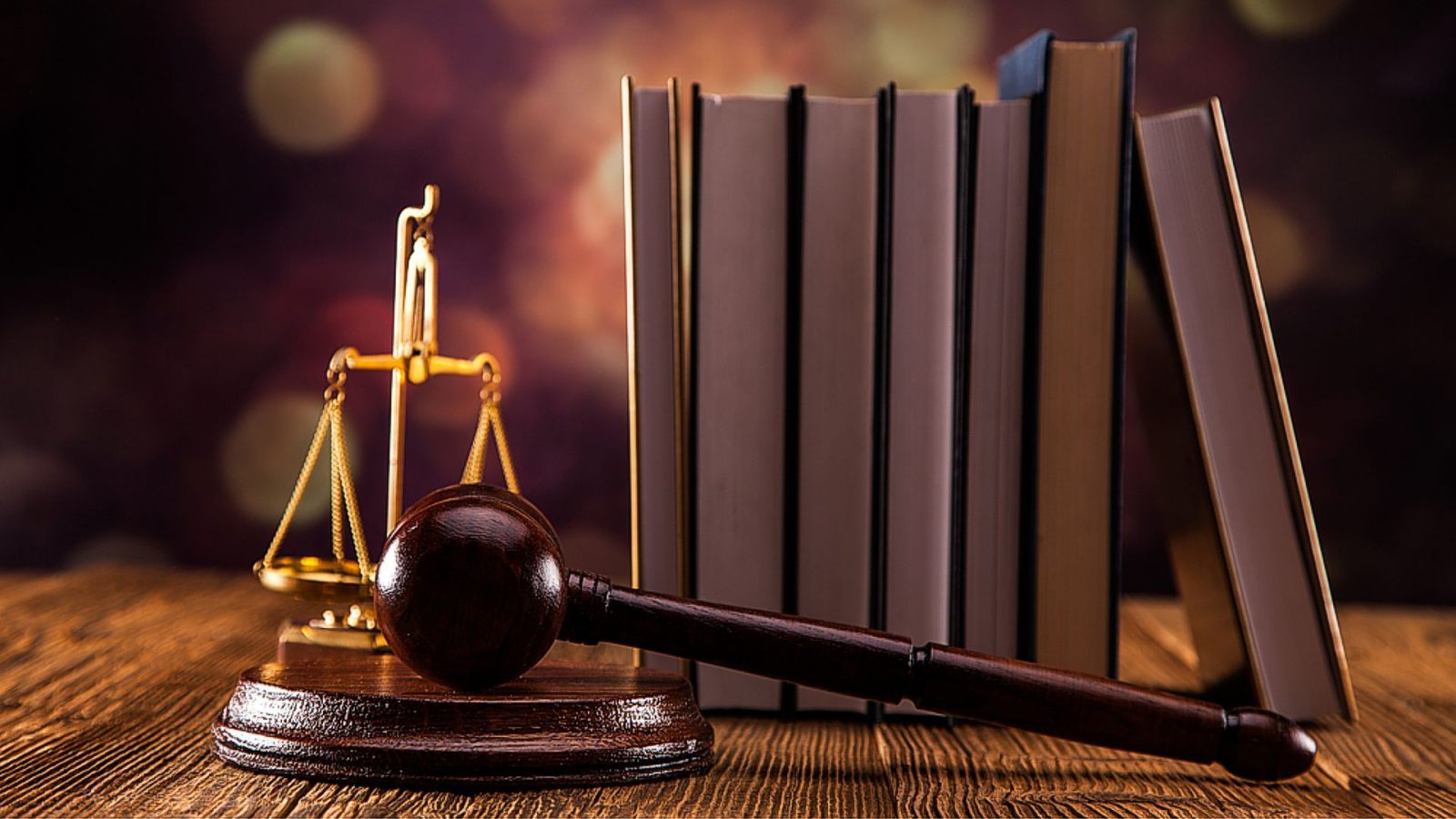 Best Supreme Court attorneys for Complex Legal Defense Cases
